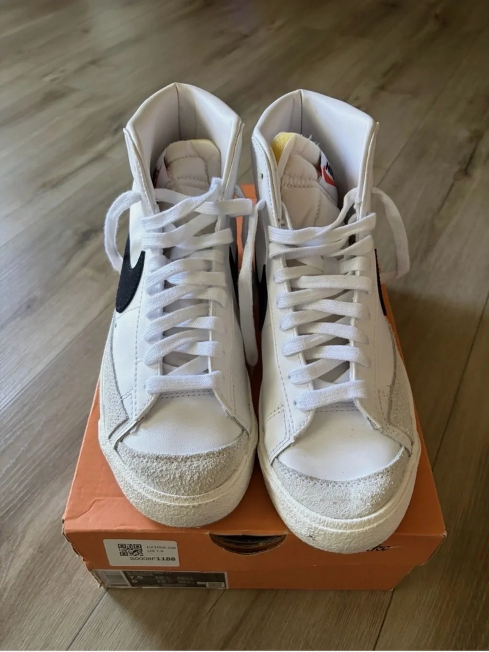 Nike Blazer Mid ‘77 Sneakers | New With Box | Women’s 12 / Men’s 10.5